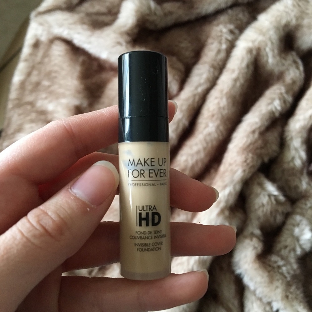 Mini Makeup Bundle - Picture 4 of 8
